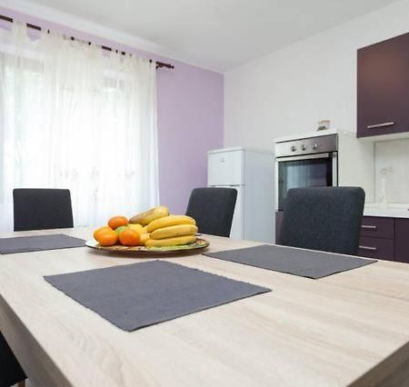 Apartment Helena Пула Екстериор снимка