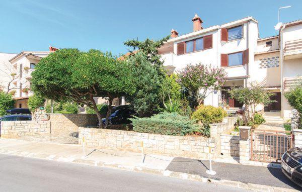 Apartment Helena Пула Екстериор снимка