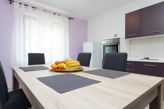 Apartment Helena Пула Екстериор снимка