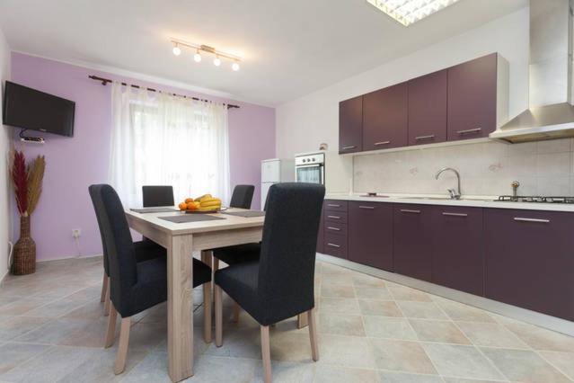 Apartment Helena Пула Екстериор снимка