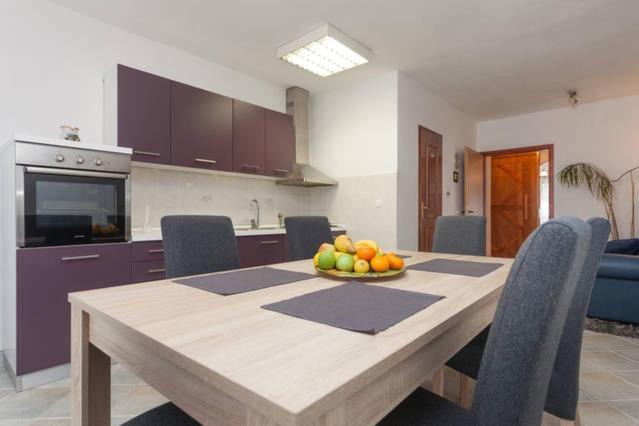 Apartment Helena Пула Екстериор снимка